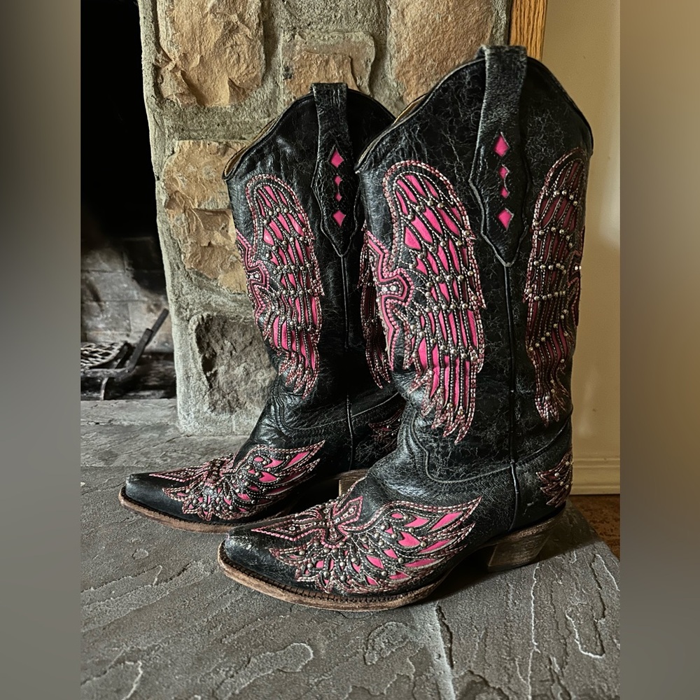 Corrals- Women’s Black and Pink Wing and Cross Stud Boots- Size 8